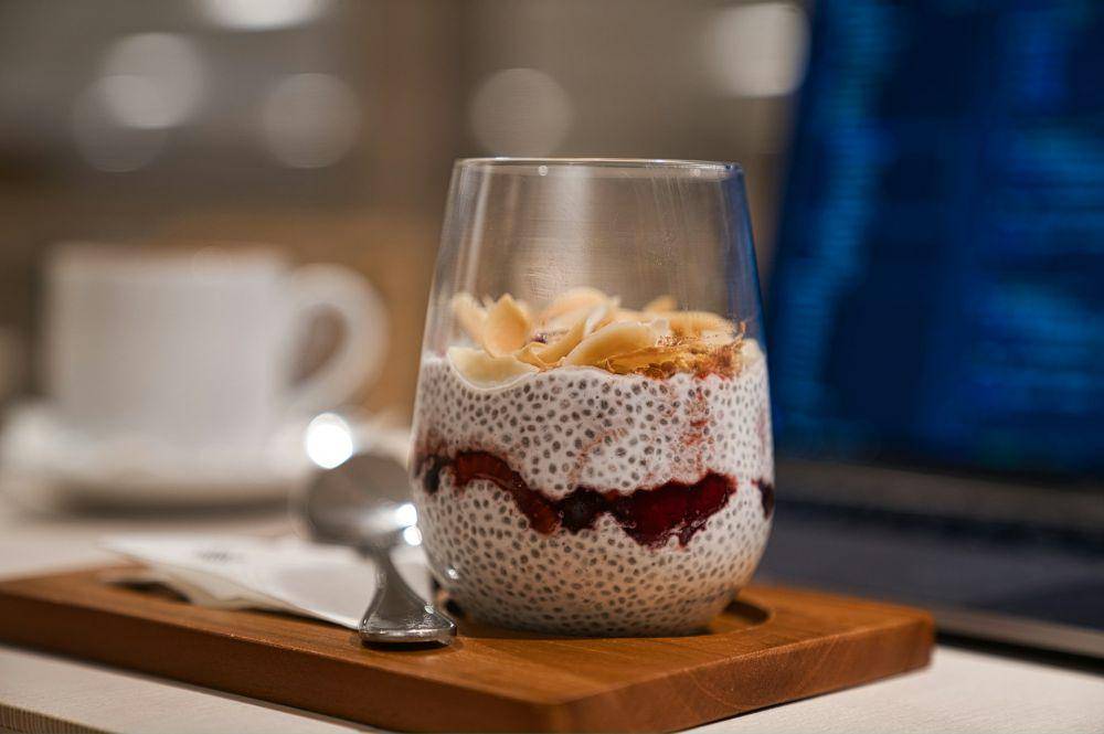 ilustrasi pudding chia berry (unsplash.com/Marc Mintel)