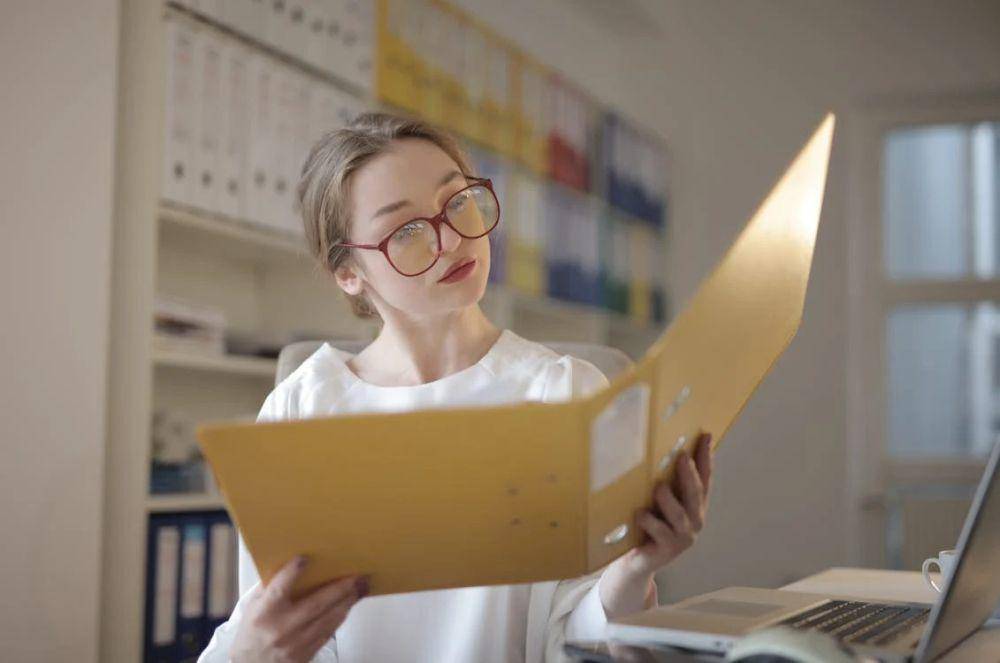 ilustrasi workaholic (pexels.com/Andrea Piacquadio)