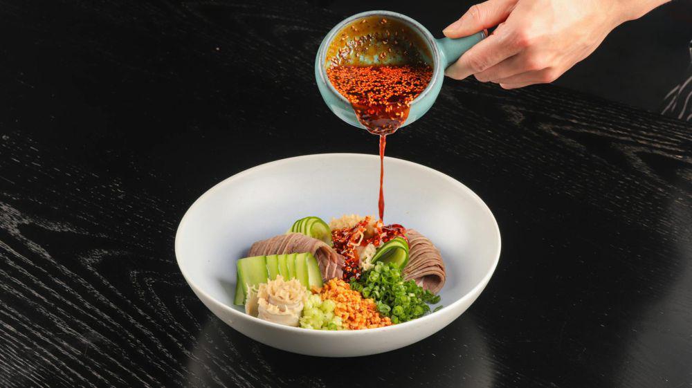 7 Inspirasi Menu Sarapan dengan Chili Oil, Manjakan Pencinta Pedas!