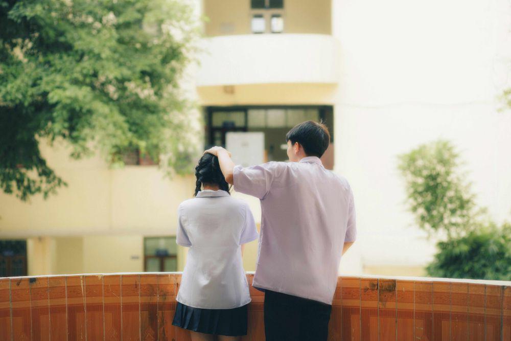 5 Alasan Mengapa Orangtua Perlu Mengenal Pacar Anak Remajanya