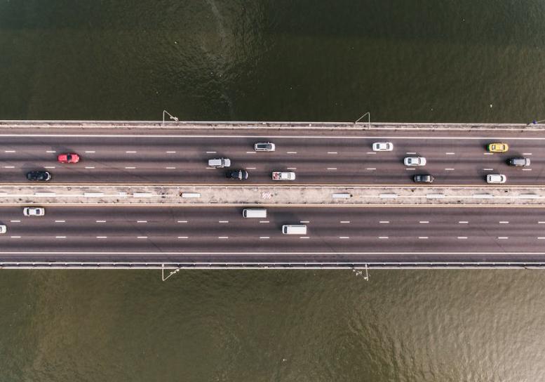 Ilustrasi flyover (Pexels/Mikhail Nilov)