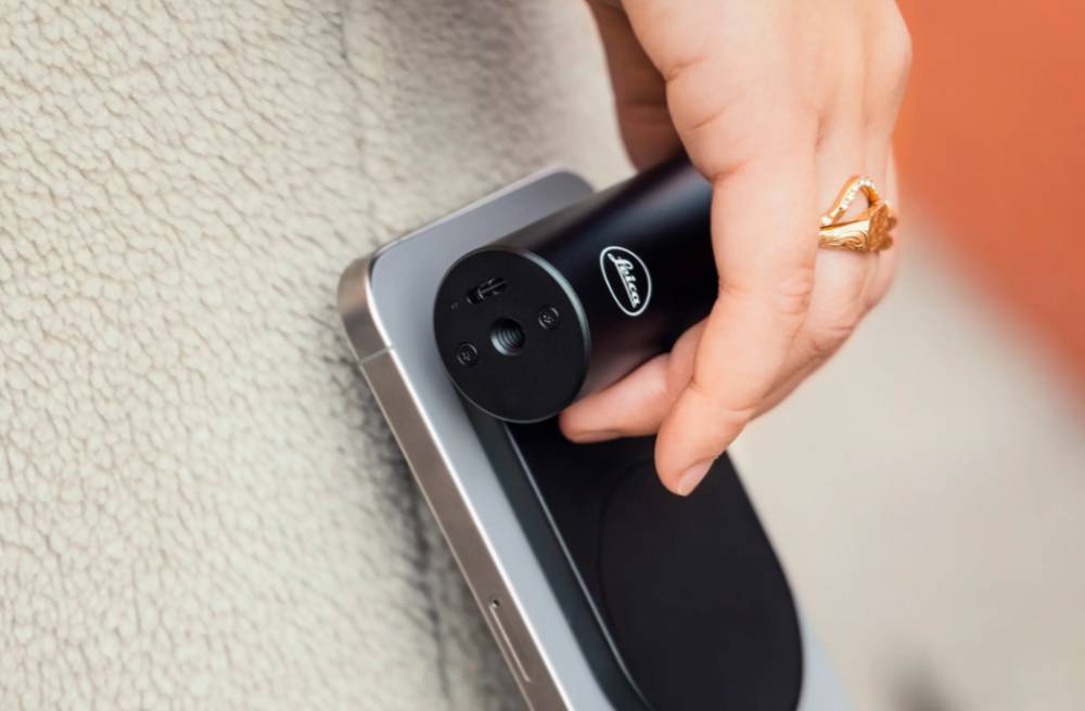 ilustrasi Leica Lux Grip (leica-camera.com)
