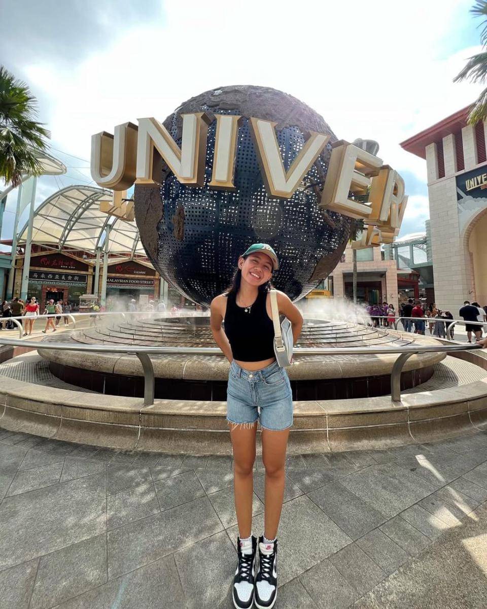 mix and match sneakers ala Shenina Cinnamon (instagram.com/sheninacinnamon)