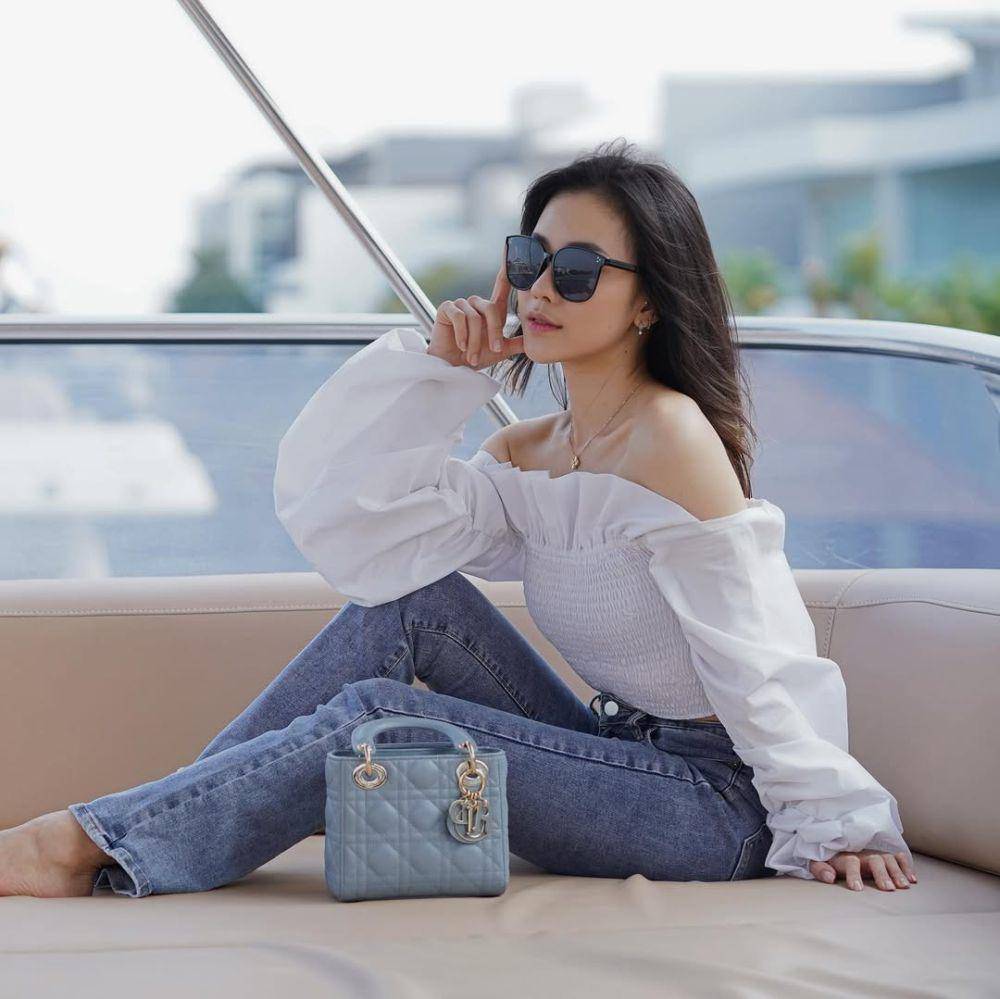 Ide OOTD Putih ala Jessica Jane (instagram.com/jessicajane99)
