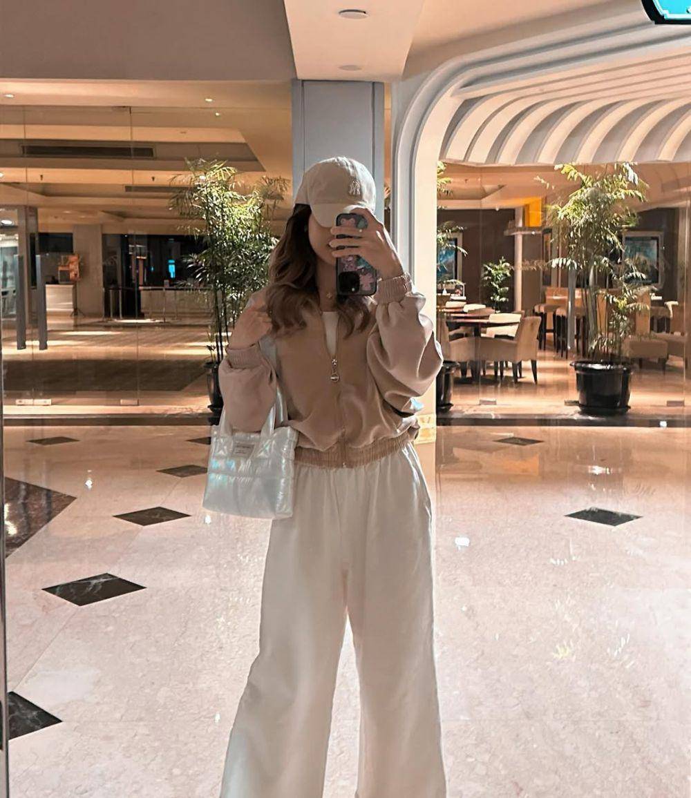 Ide OOTD Putih ala Jessica Jane (instagram.com/jessicajane99)