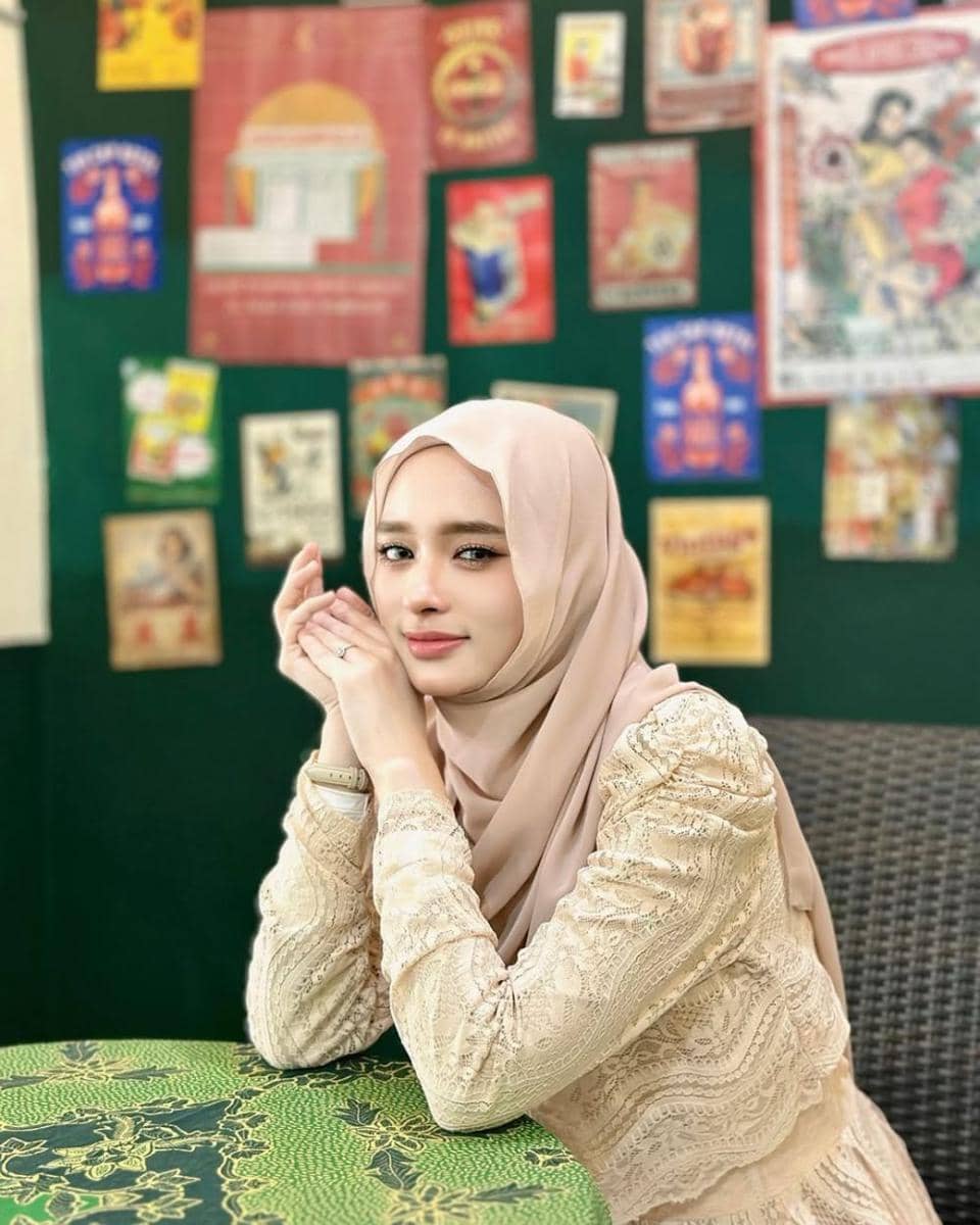 Gaya make up ala Inara Rusli (instagram.com/mommy_starla)