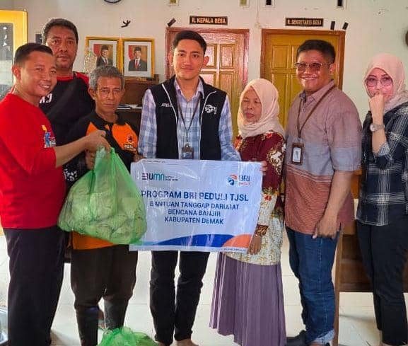 BRI Demak Salurkan Bantuan ke Warga Sayung yang Terdampak Banjir