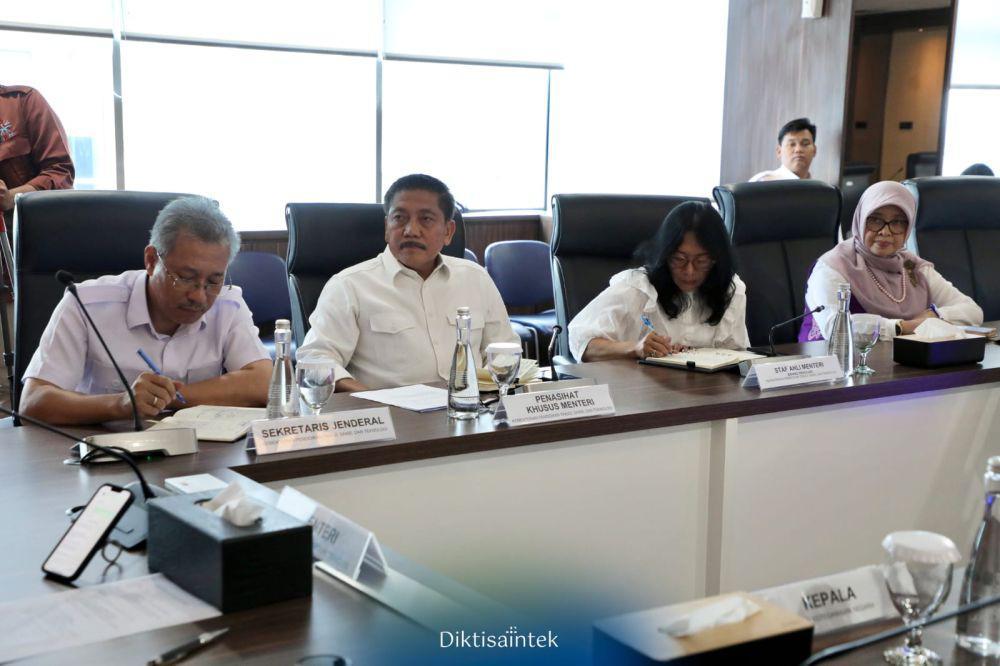 Komisi X DPR Terkejut Mendiktisaintek Satryo Akan Kena Reshuffle