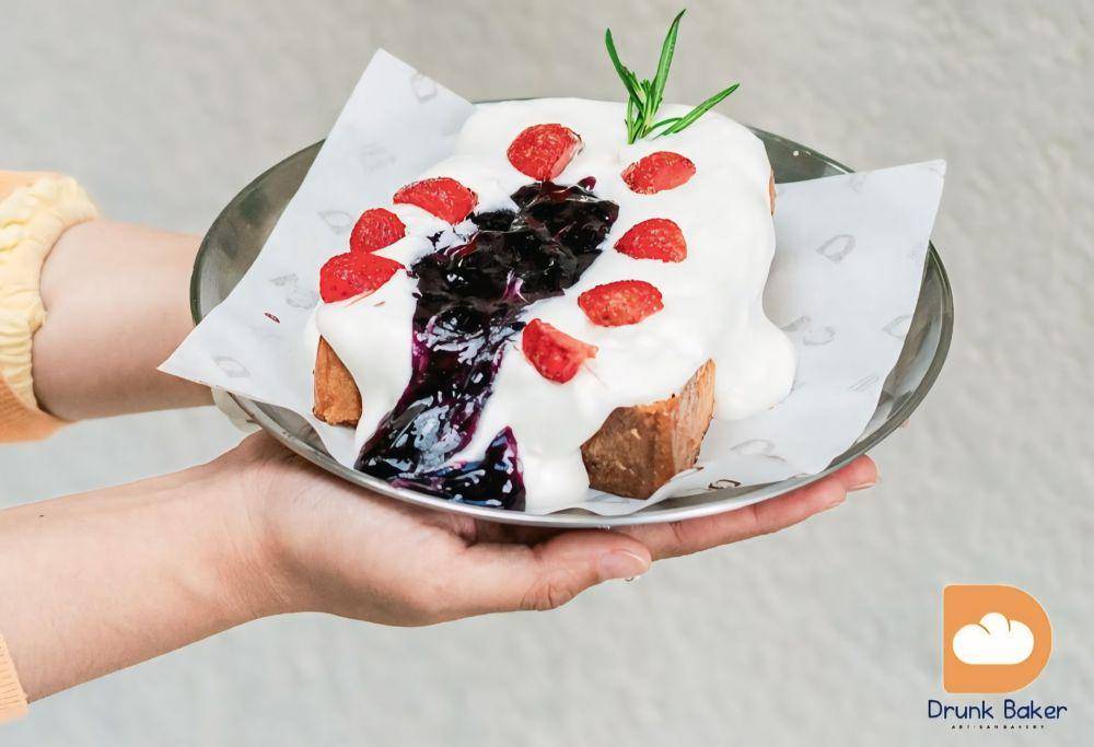 potret blueberry cream toast (instagram.com/drunkbaker_indonesia)
