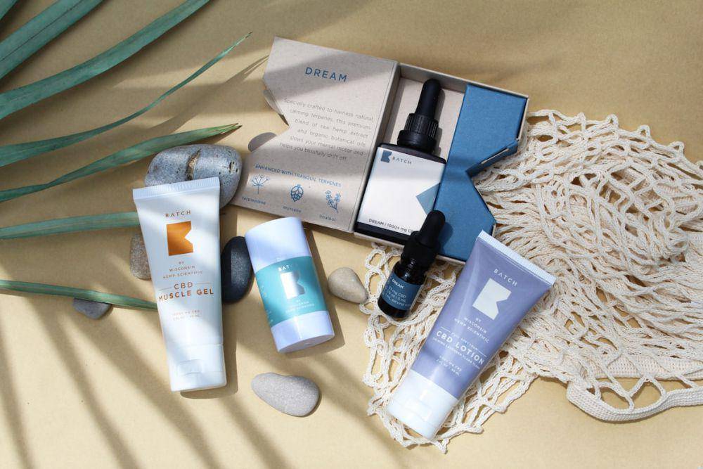 produk skincare (unsplash.com/BATCH by Wisconsin Hemp Scientific)