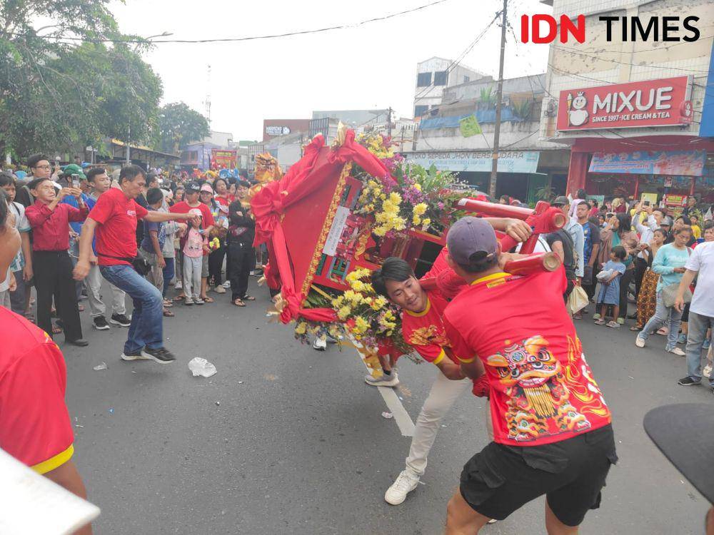 Perayaan Cap Go Meh di Bekasi. (IDN Times/Imam Faishal)