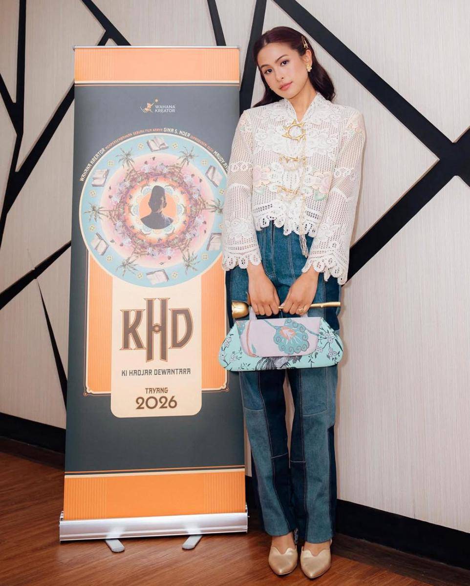 inspirasi OOTD denim ala Maudy Ayunda (instagram.com/maudyayunda)