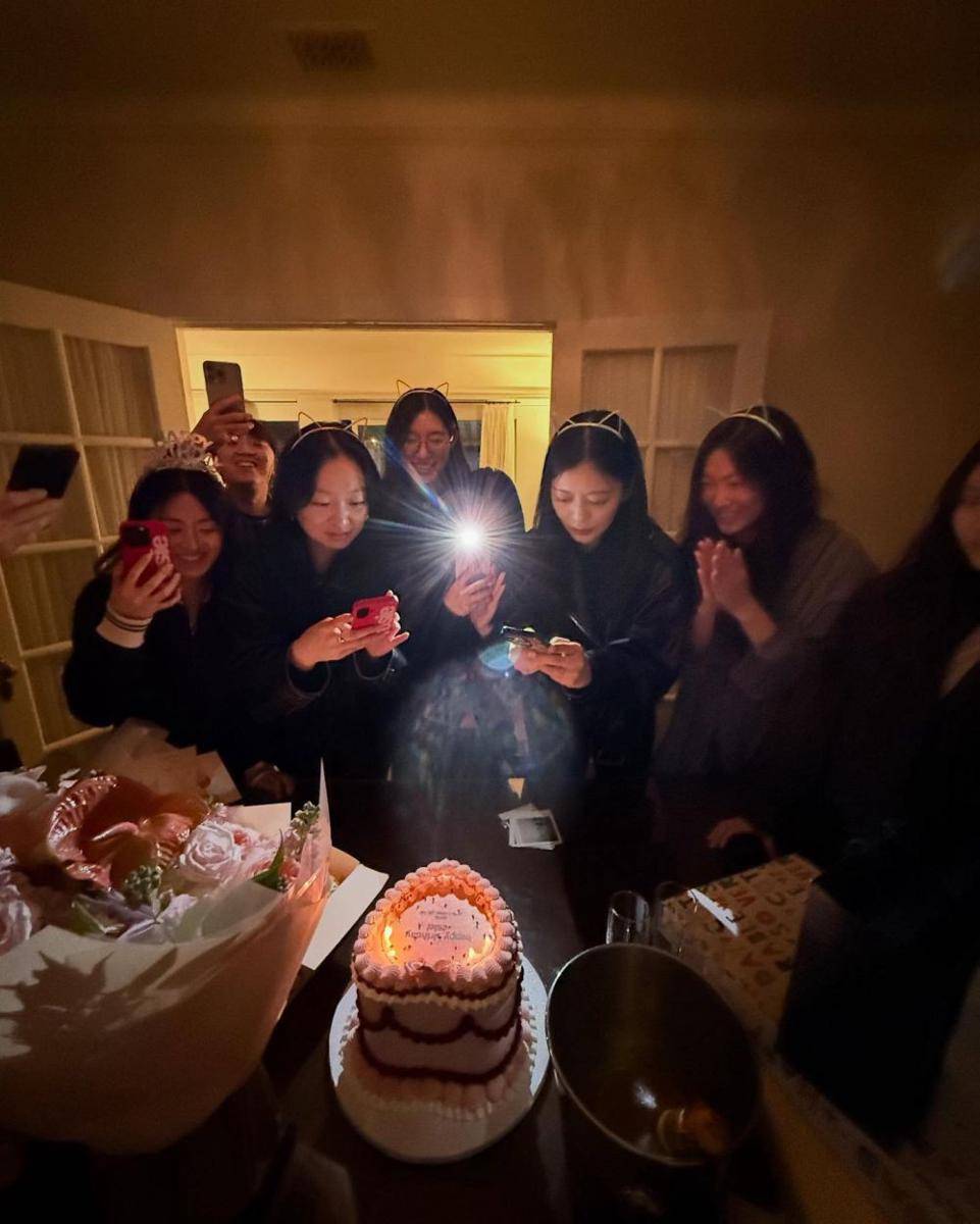 potret kejutan ulang tahun Rose BLACKPINK ke-28 (instagram.com/roses_are_rosie)