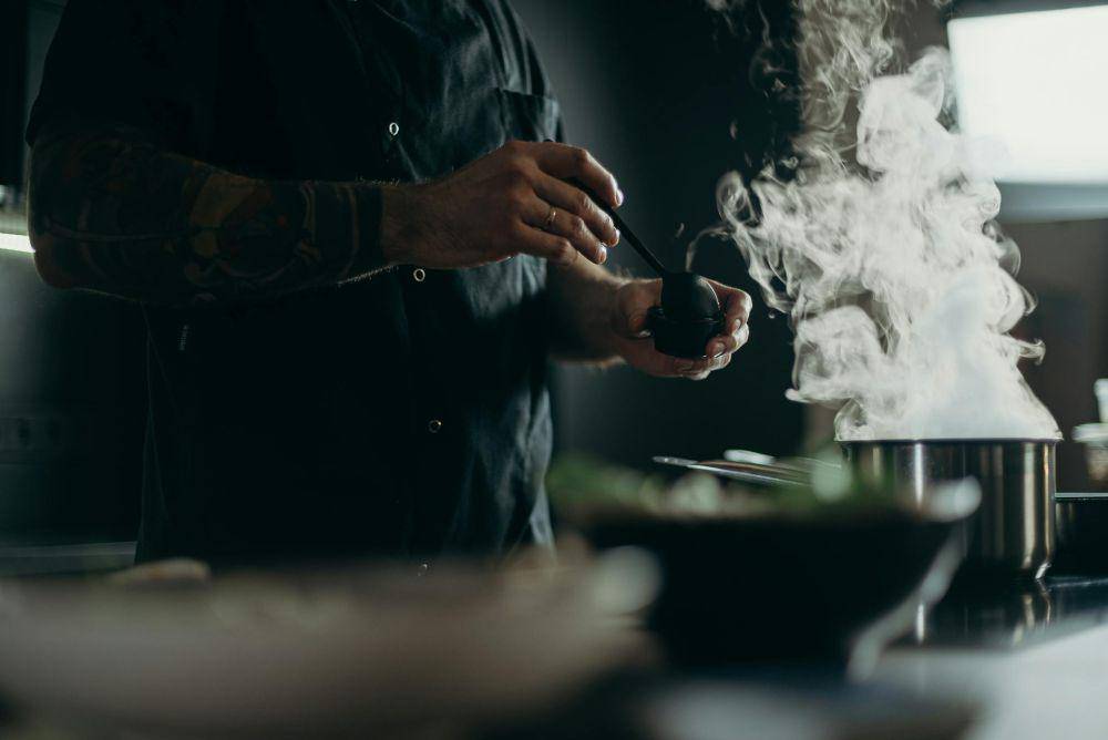 ilustrasi memasak (pexels.com/cottonbro studio)