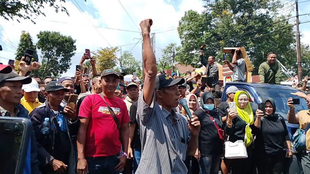 Digugat! Pedagang Sayur Magetan Ogah Keluar Uang Sepeser Pun
