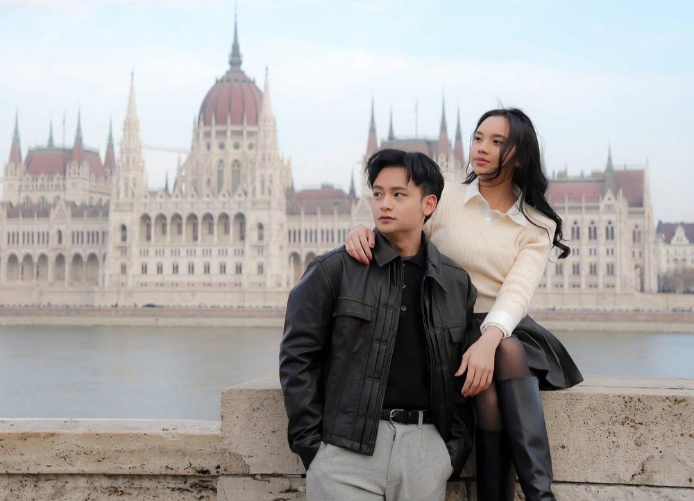 8 Potret Liburan Romantis Lyodra dan Randy Martin di Budapest