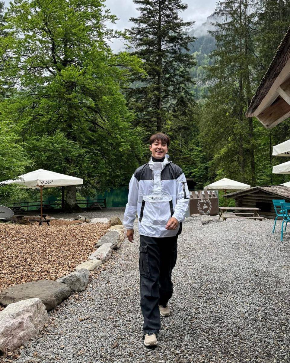 outfit outdoor style ala Nine Naphat (instagram.com/naphat_nine)