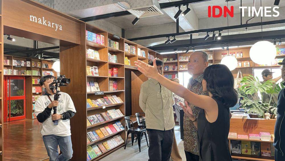 Makarya: coffe and book store yang diluncurkan pada Selasa (11/2/25) di Gramedia Matraman, Jakarta Timur. (IDN Times/Dina Salma)