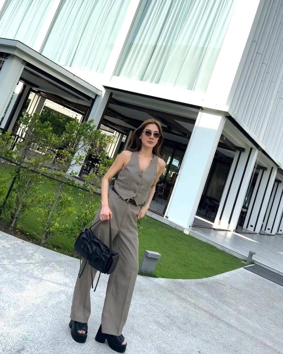 Gaya kasual versi badass style ala Natty Nantanat