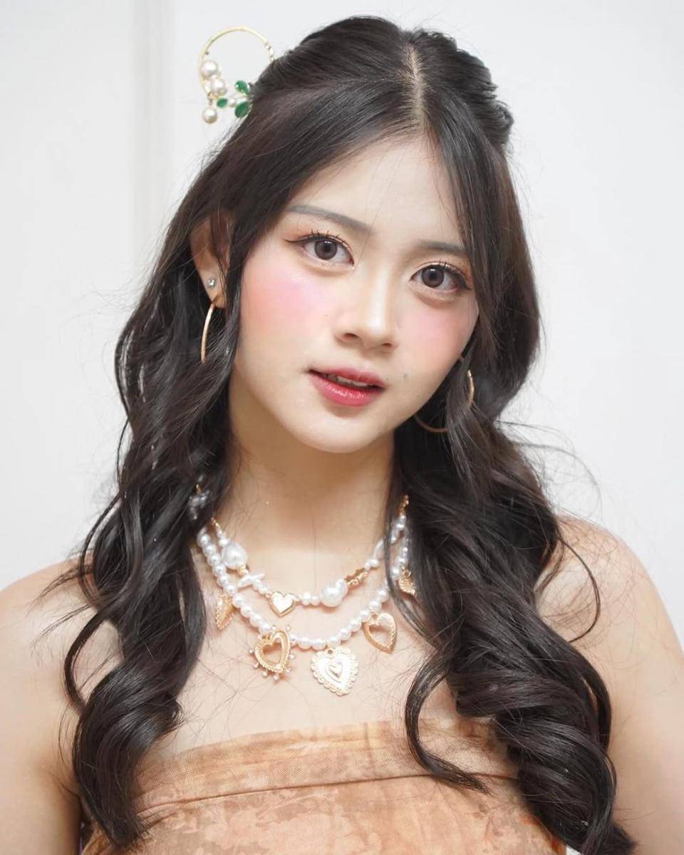 ide gaya rambut untuk Hari Valentine ala member JKT48 (instagram.com/jkt48.christy)