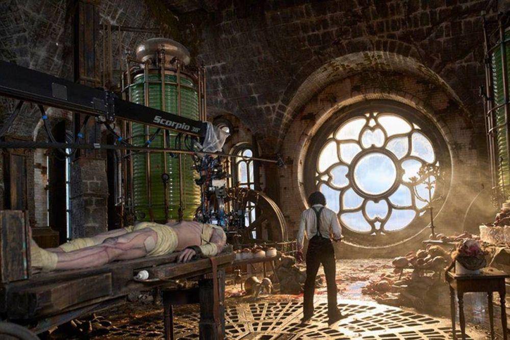 Oscar Isaac di Frankenstein (dok. Netflix/Frankenstein)