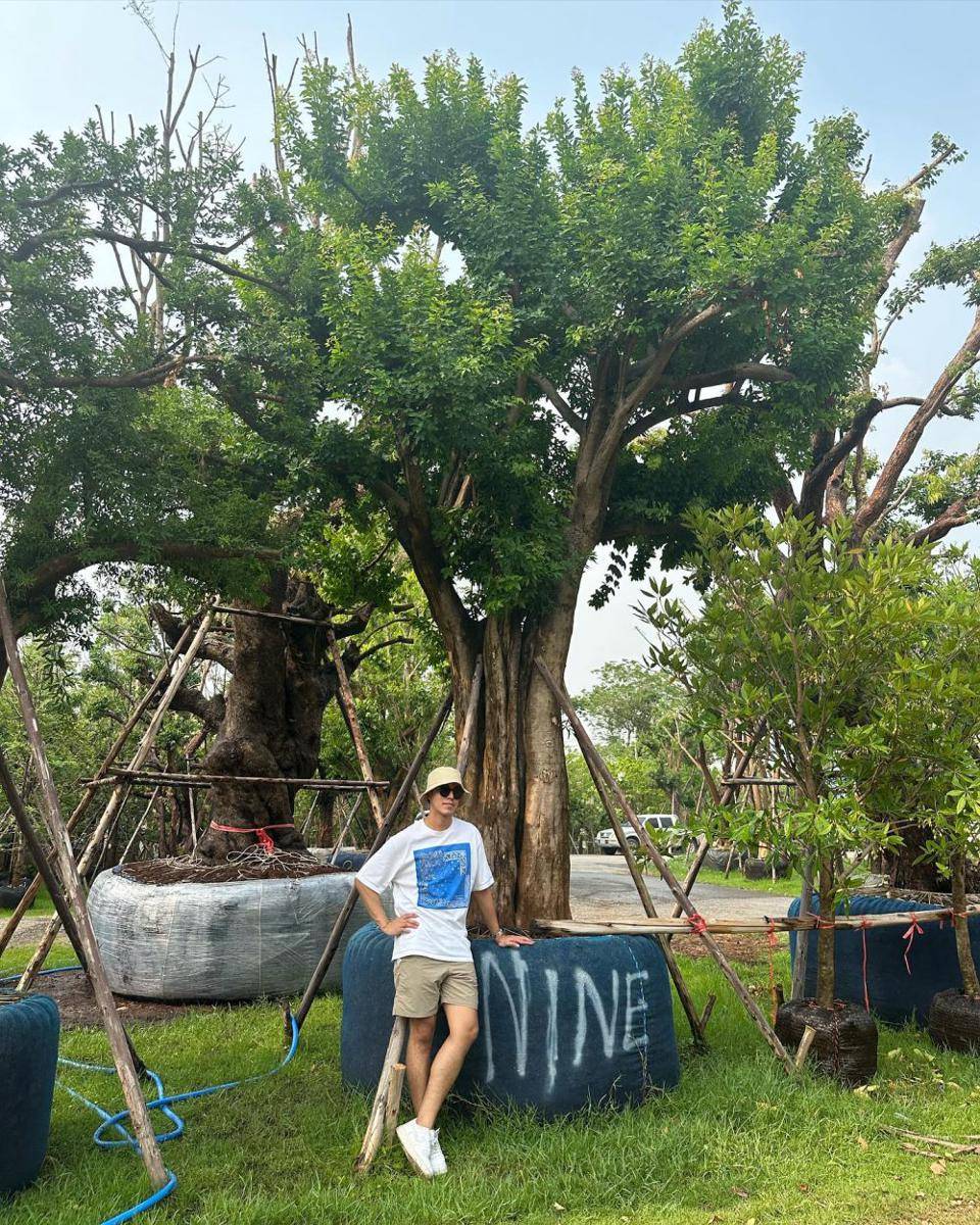 outfit outdoor style ala Nine Naphat (Instagram.com/nine_naphat)