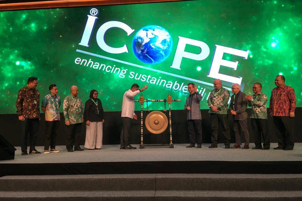 pemukulan gong sebagai tanda dibukanya ICOPE 2025 (dok.pribadi/Natalia Indah)