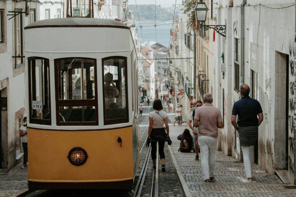 ilustrasi traveling (unsplash.com/@nguiney)