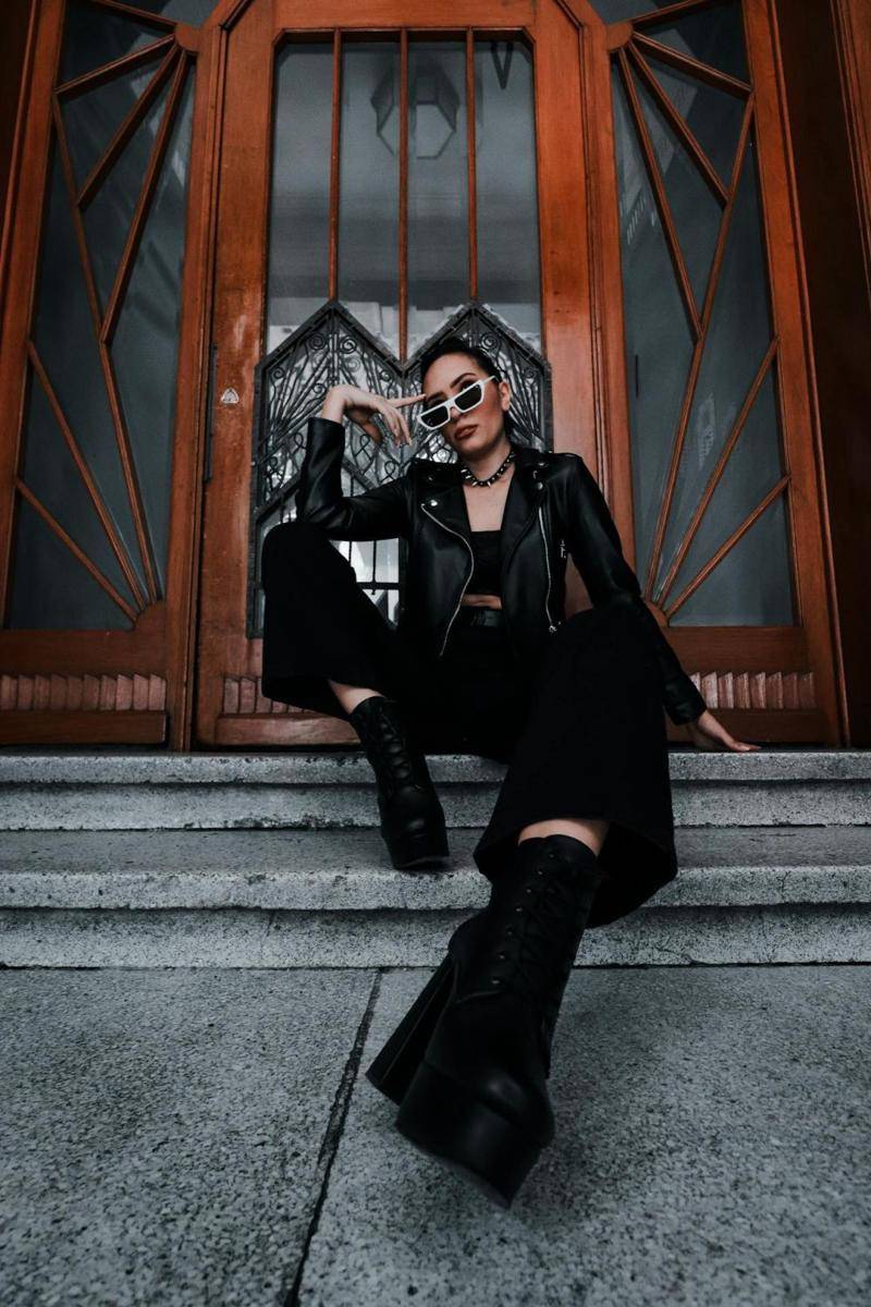 pose foto OOTD (pexels.com/Bruno Cortés FP)