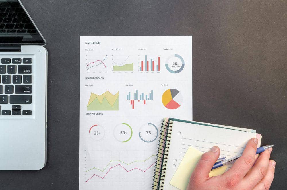 ilustrasi seseroang menetapkan tujuan dan target kerja (pexels.com/Lukas)