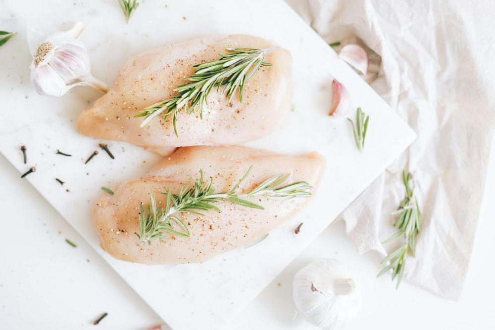 ilustrasi daging ayam (pexels.com/Leeloo The First)