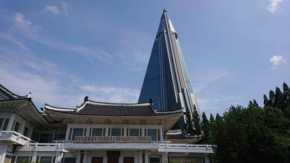 potret Hotel Ryugyong (commons.wikimedia.org/Jan Engelhardt)