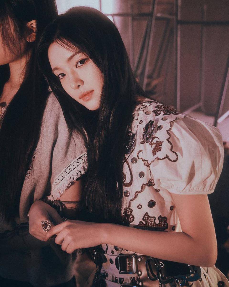 Yu Ha Hearts2Hearts (instagram.com/hearts2hearts)