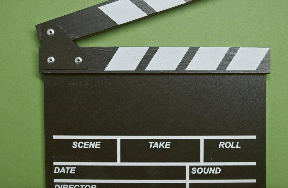 ilustrasi papan roll film (pexels.com/Tima Miroshnichenko)