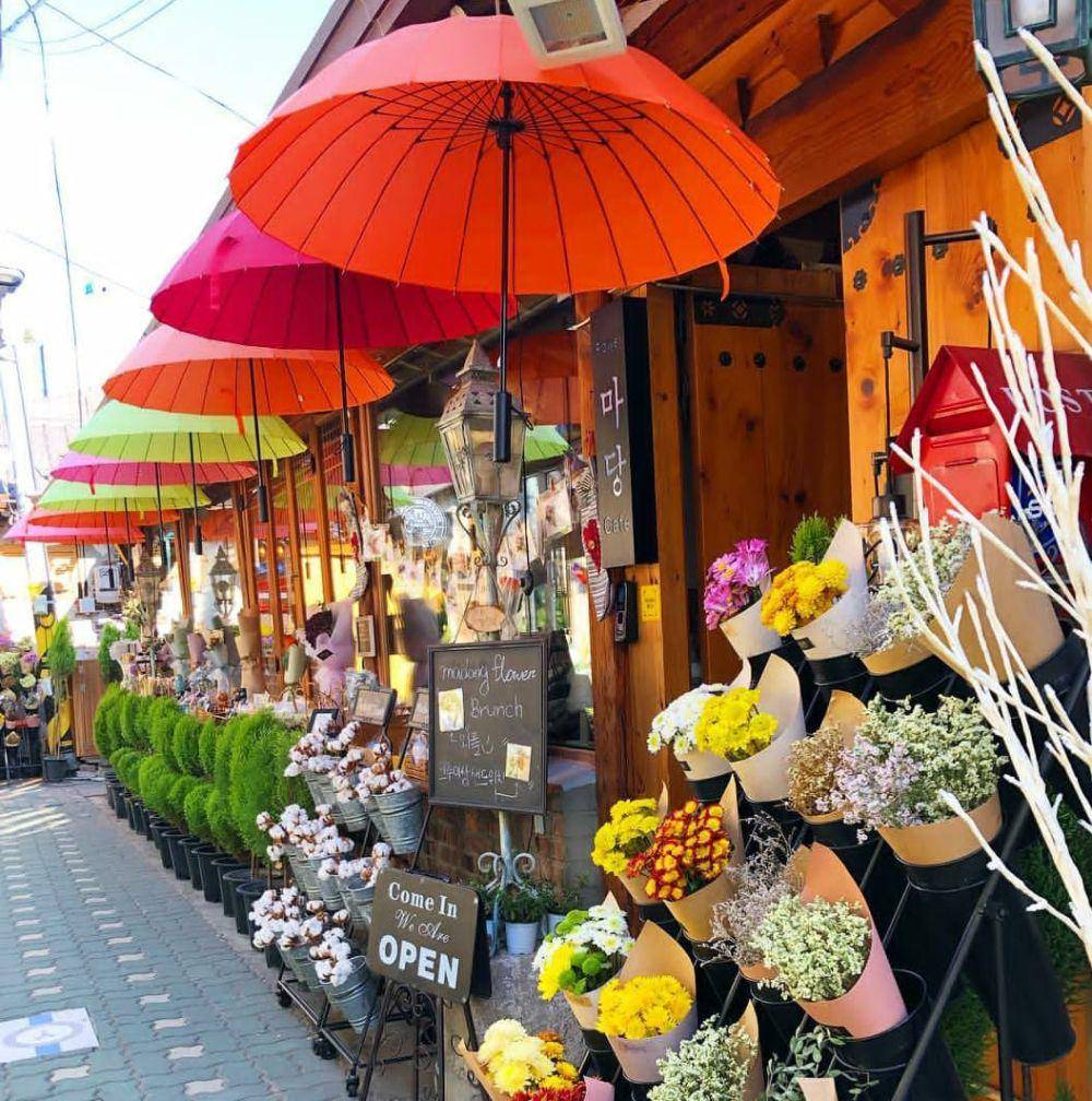 Potret Madang Flower Cafe di Korea Selatan (instagram.com/uchimaru_eko)