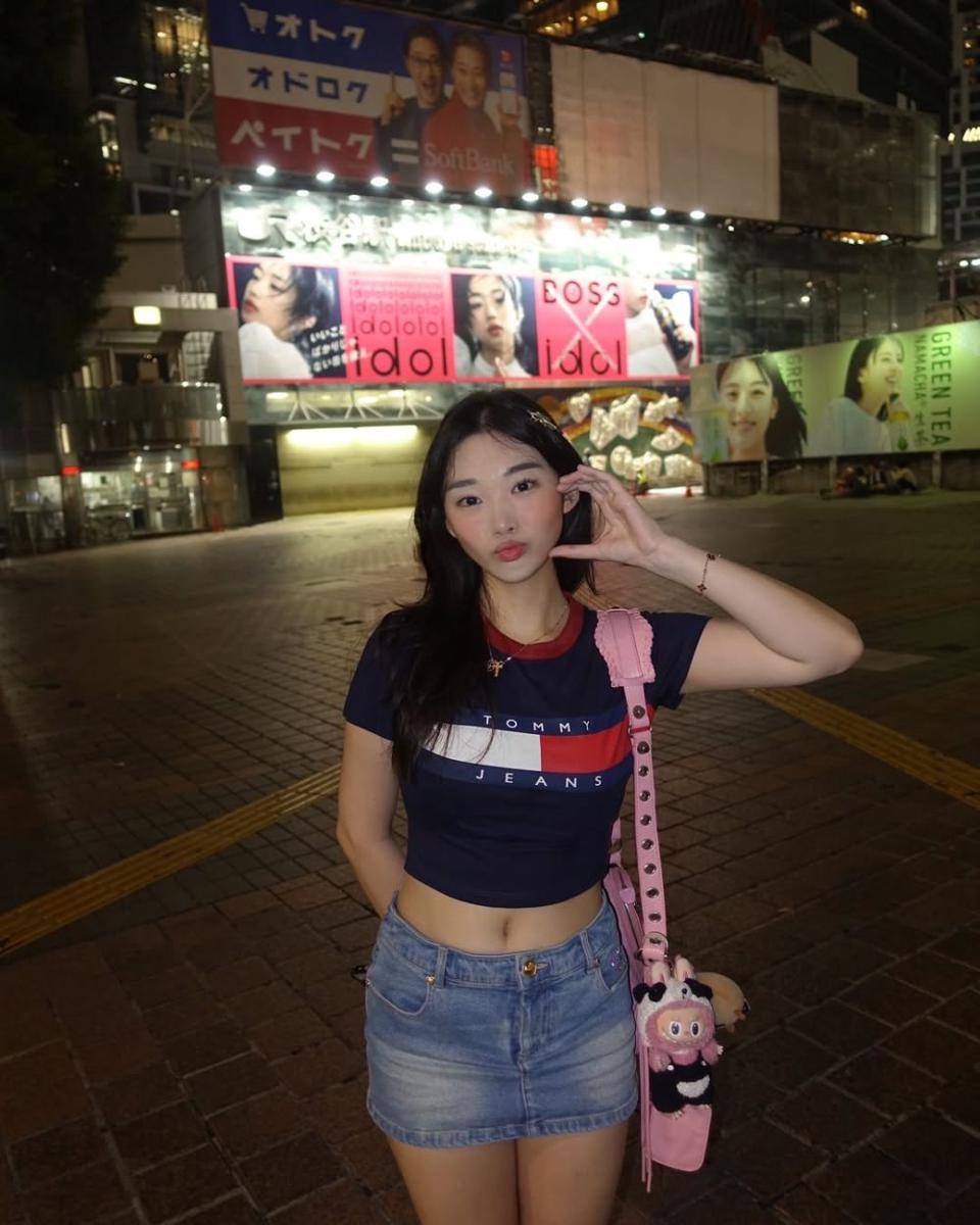 Ide Ouftif Crop Top ala Livy Renata (instagram.com/livyrenata)