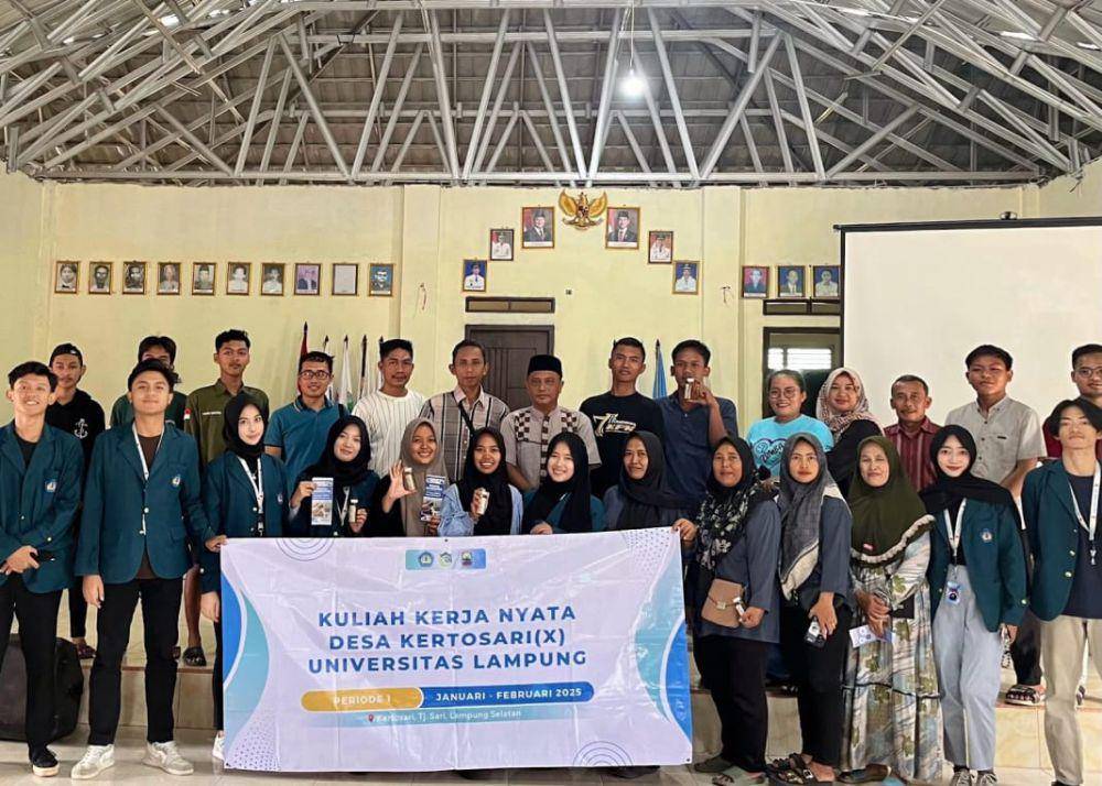 Mahasiswa Kuliah Kerja Nyata (KKN) Universitas Lampung (Unila) adakan edukai pembuatan Karbol Sereh Wangi  (instagram/kkn.kertosarix2025)
