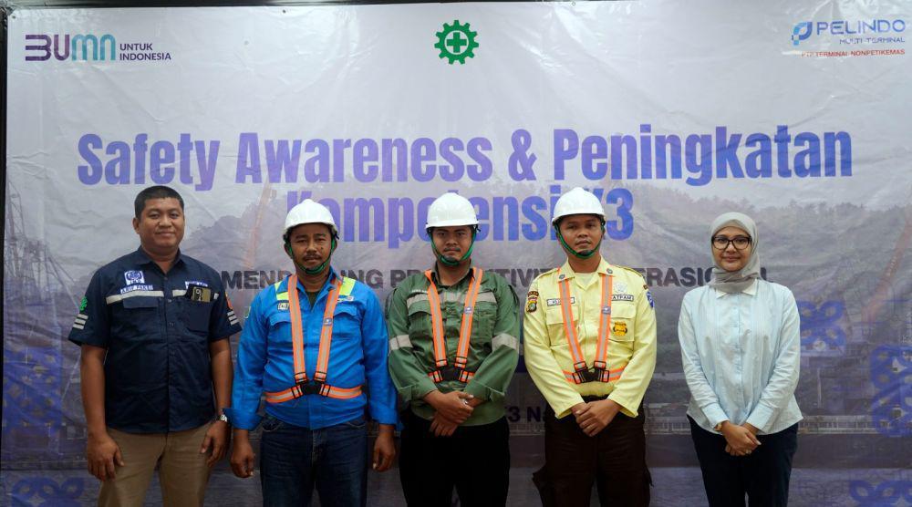 PTP Nonpetikemas Gelar Awareness K3, Bagikan APD pada TKBM