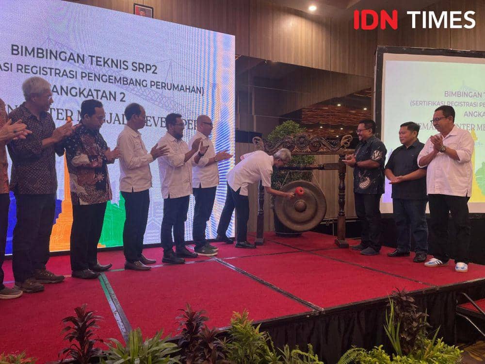 Forum Komunikasi (Forkom) Developer Jawa Tengah menggelar Bimbingan Teknis (Bimtek) Sertifikasi Registrasi Pengembang Perumahan (SRP2) Angkatan 2 di Hotel Khas Semarang, Rabu (12/2/2025). (IDN Times/Anggun Puspitoningrum)