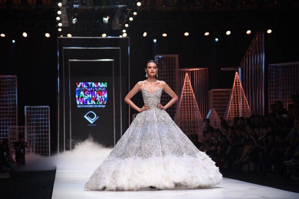 ilustrasi fashion show