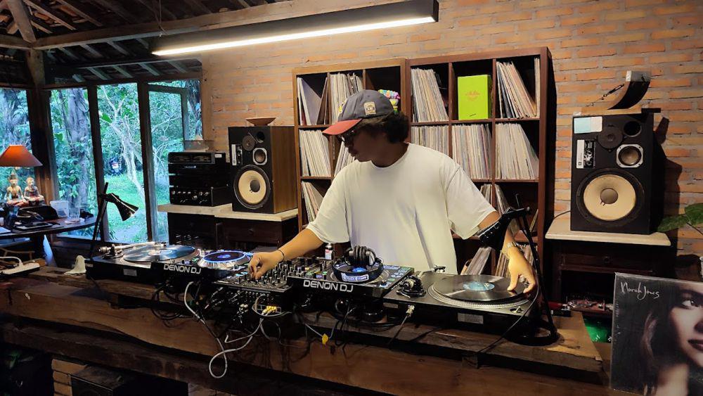5 Kafe Berkonsep Listening Bar di Jogja, Cocok buat Pencinta Musik