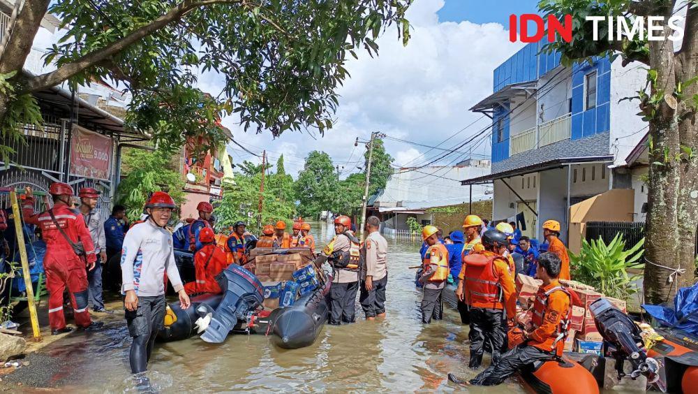 Banjir di Makassar, Sebagian Warga Tertahan di Rumah