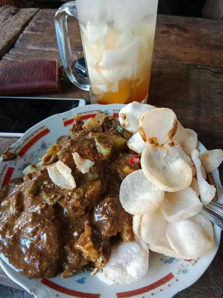 Rujak Cingur Tanggulangin/pinterest.com