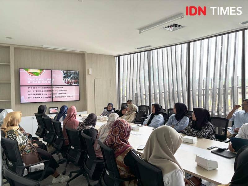 Jalannya kegiatan silaturahmi dan evaluasi alumni peserta pelatihan roti dan kue OIKN (IDN Times/Ervan)