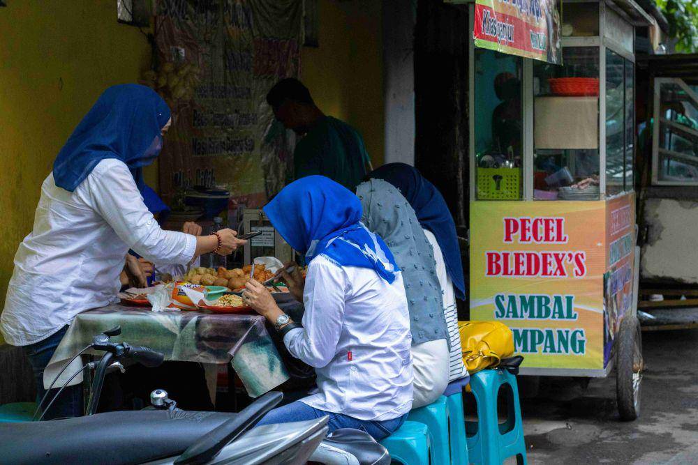 Ilustrasi Warung (unsplash.com/Hobi Industri)