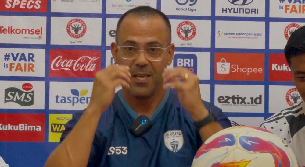Kalah 2-0 dari Semen Padang FC, Pelatih Persita: Kami Kurang Beruntung