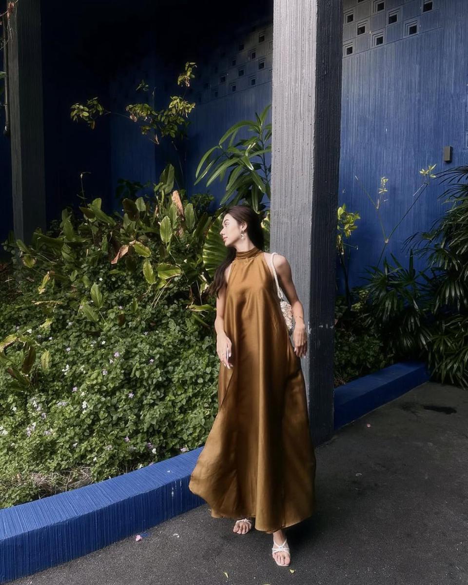 potret ide dress elegan untuk ke acara formal ala Lorena Schuett (instagram.com/lalinalena)