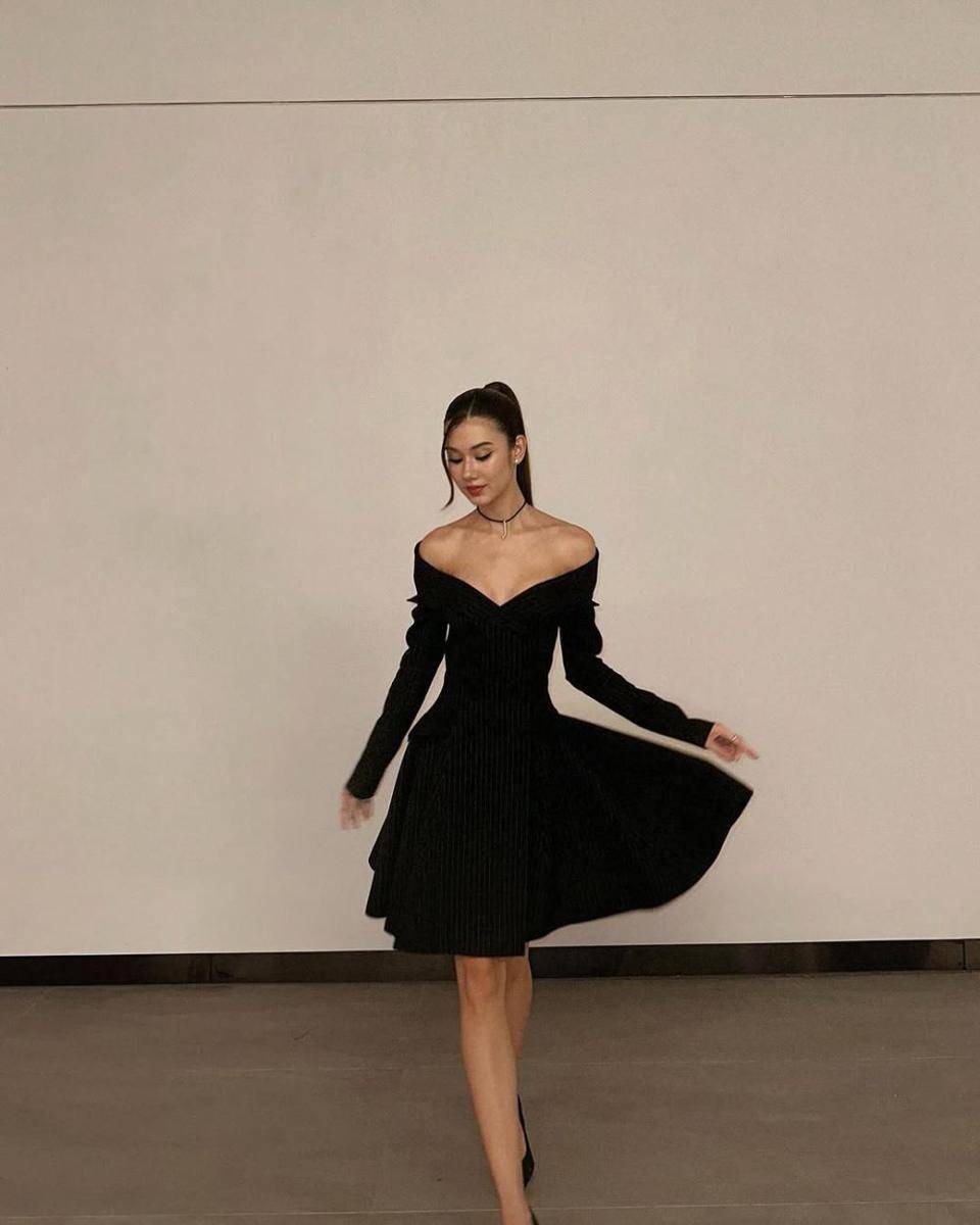 potret ide OOTD serba hitam pakai pants hingga dress ala Lorena Schuett (instagram.com/lalinalena)