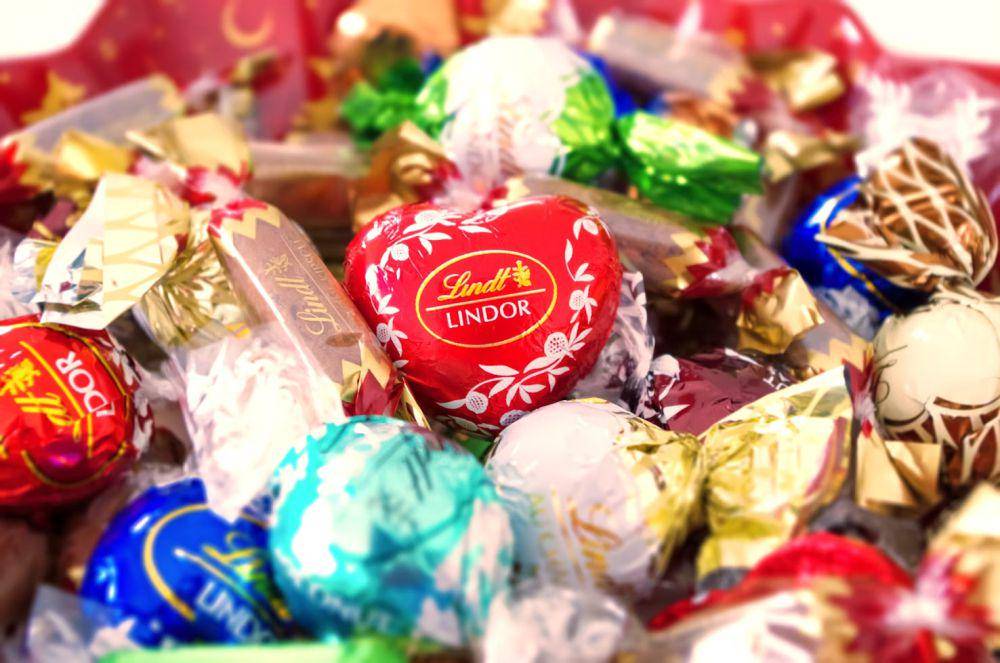 Cokelat Lindt (unsplash.com/Yves Scheuber)
