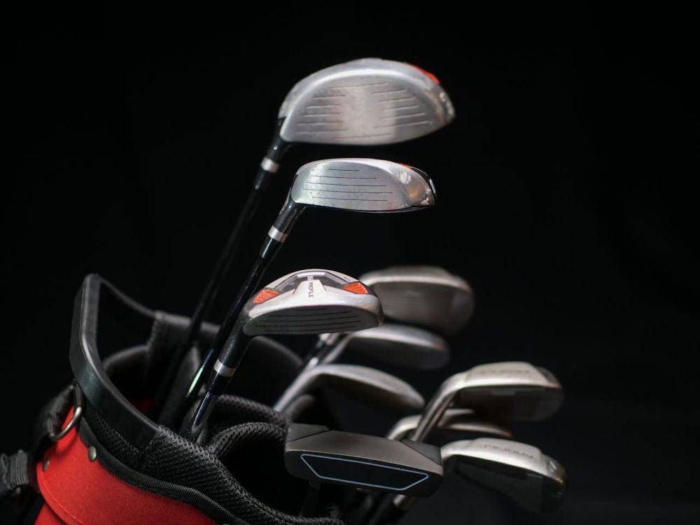 ilustrasi jenis stik golf (pexels.com/Kindel Media)